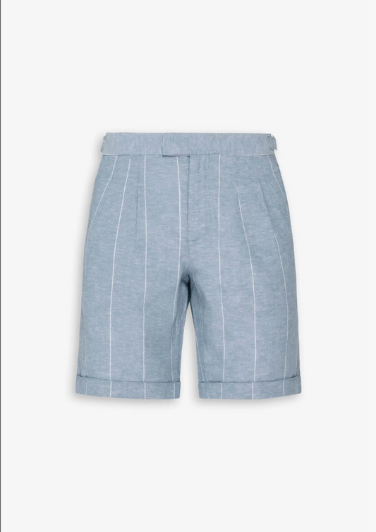 Bermuda-Shorts mit hellblauen Nadelstreifen